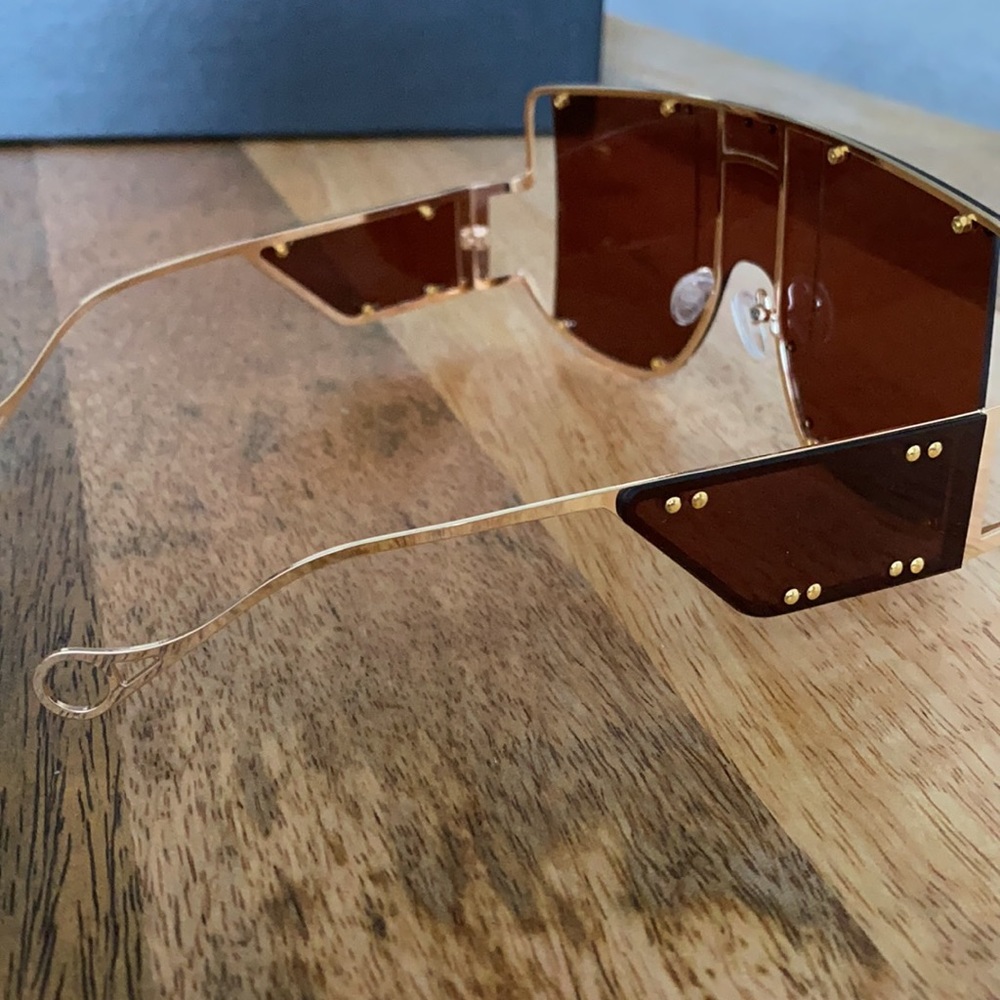 Shield Sunglasses - Picture 4 of 5
